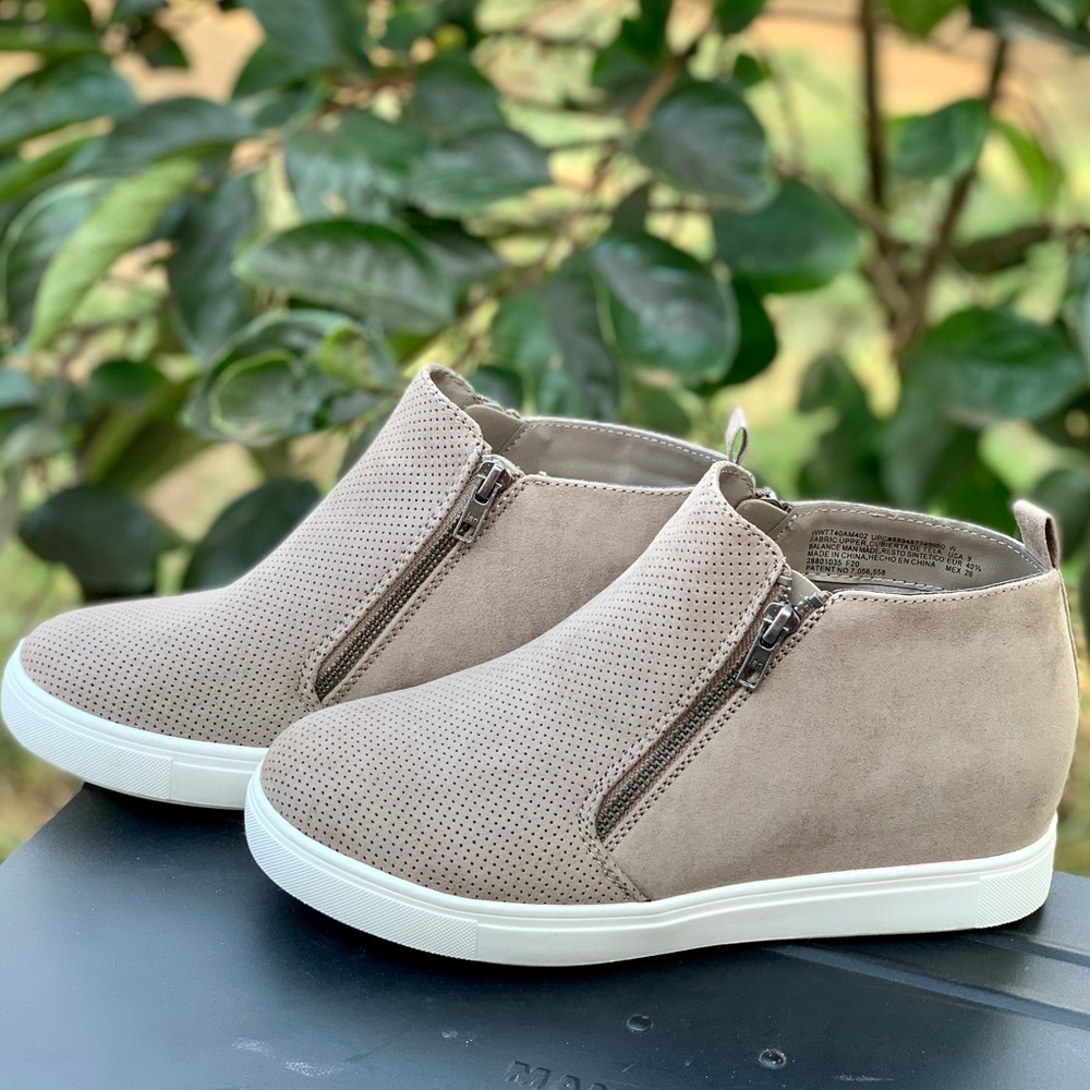 Time and Tru Women’s Sneaker Wedge Bootie Taupe